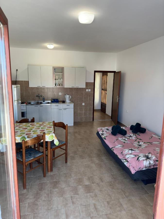Apartmani Marko Novalja Bagian luar foto