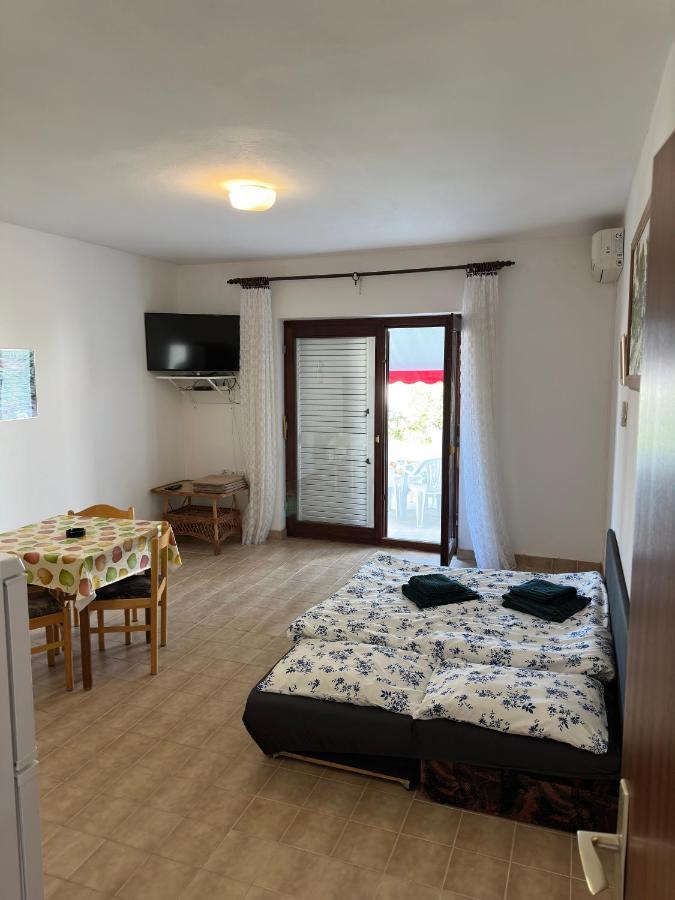 Apartmani Marko Novalja Bagian luar foto