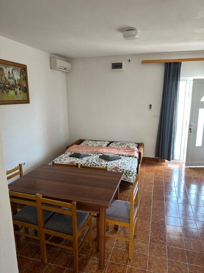 Apartmani Marko Novalja Bagian luar foto