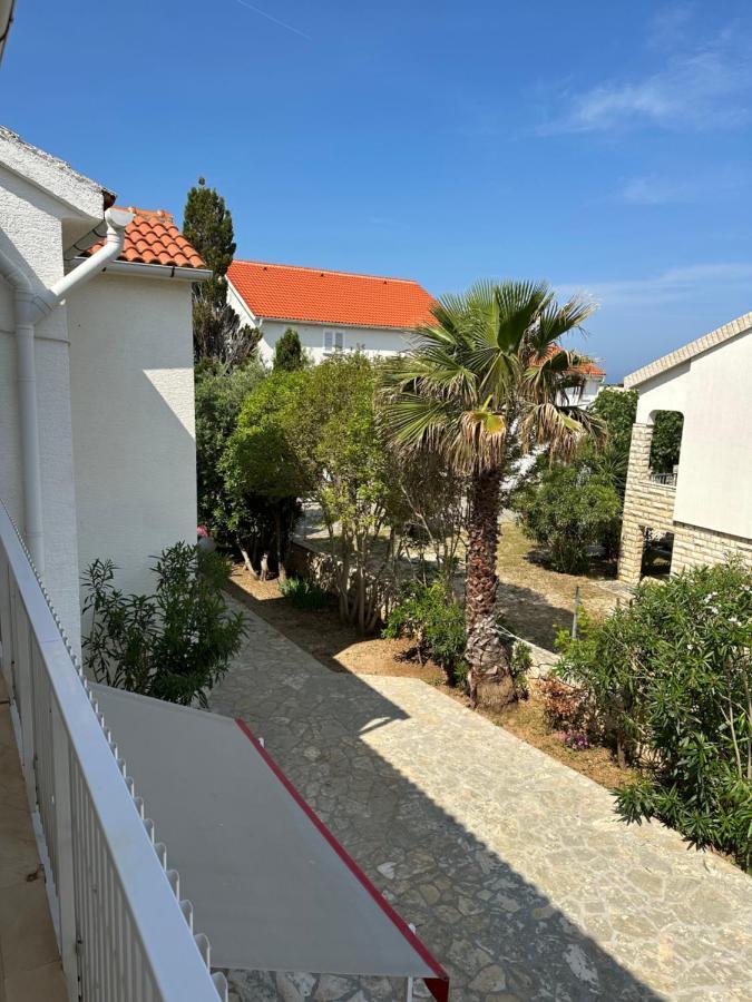 Apartmani Marko Novalja Bagian luar foto