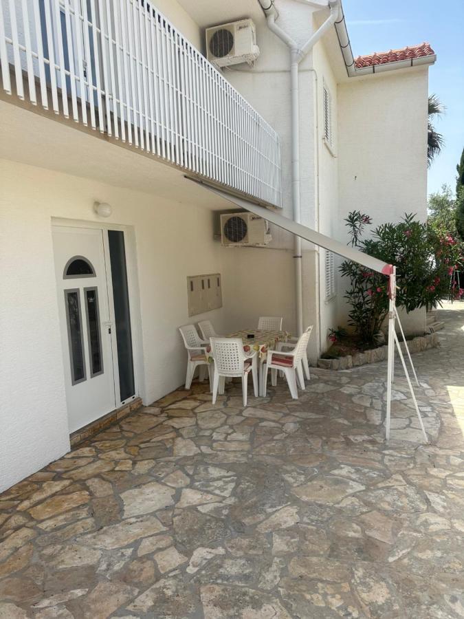 Apartmani Marko Novalja Bagian luar foto