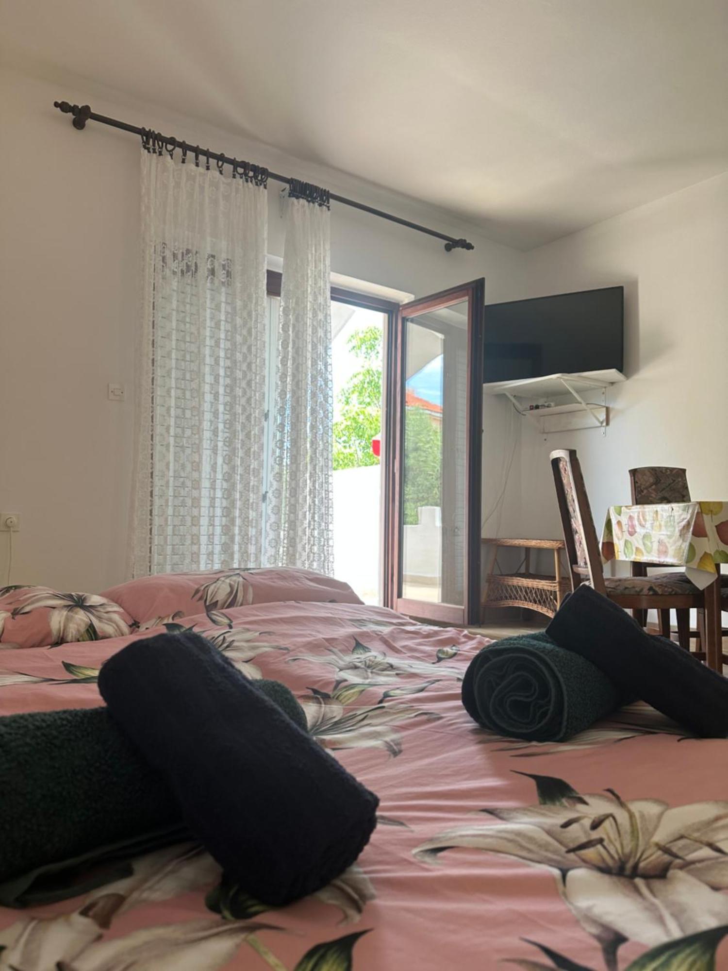 Apartmani Marko Novalja Bagian luar foto