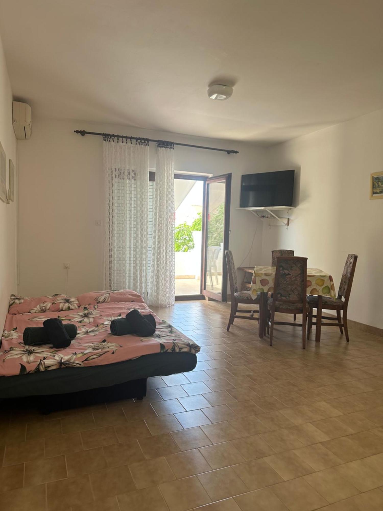 Apartmani Marko Novalja Bagian luar foto