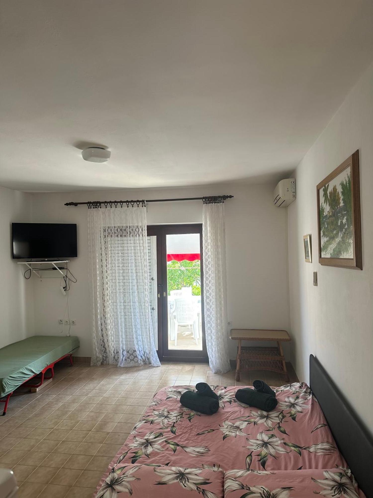 Apartmani Marko Novalja Bagian luar foto